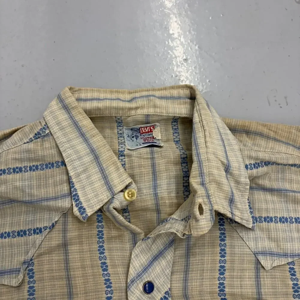 Vintage 60s Levi's White/Blue Western Wear Pearl Snap Shirt